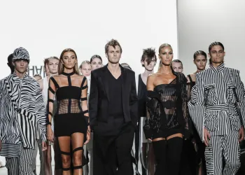 Ünlü Türk Mankenler: Podyumdan Ekranlara Yıldızlaşan İsimler