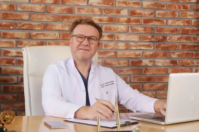 Damar Cerrahı Prof. Dr. Cenk Eray Yıldız ile Röportaj