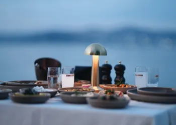 Ünlülerin Tercih Ettiği Yeni Nesil Meyhane: Barbada Büyükada