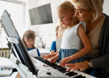 Ünlülerin Sahne Arkası Sırrı: Türkiye'nin En İyi Müzik Okulu Müzik Akademi