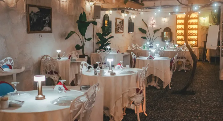Ünlülerin Büyükada’daki Lezzet Durağı: Secret Garden Restaurant