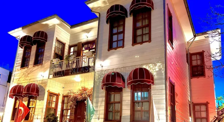 Ünlülerin Büyükada’daki Vazgeçilmezi: Ada Palas Hotel