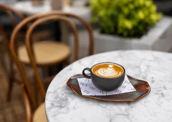 Magazin Dünyasının Yeni Ada Sığınağı: Büyükada’da Ünlülerin Tercihi Blanc Cafe!
